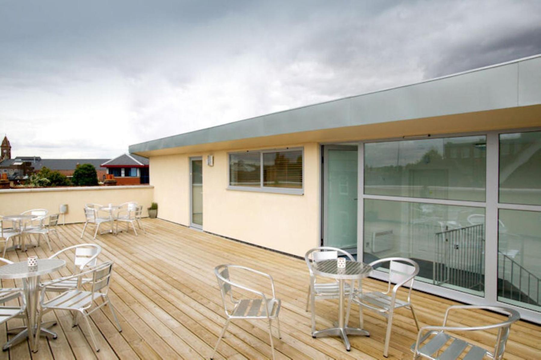 The Old Library - Modern Apartment With Rooftop Terrace Near The Train Station Newbury  Esterno foto